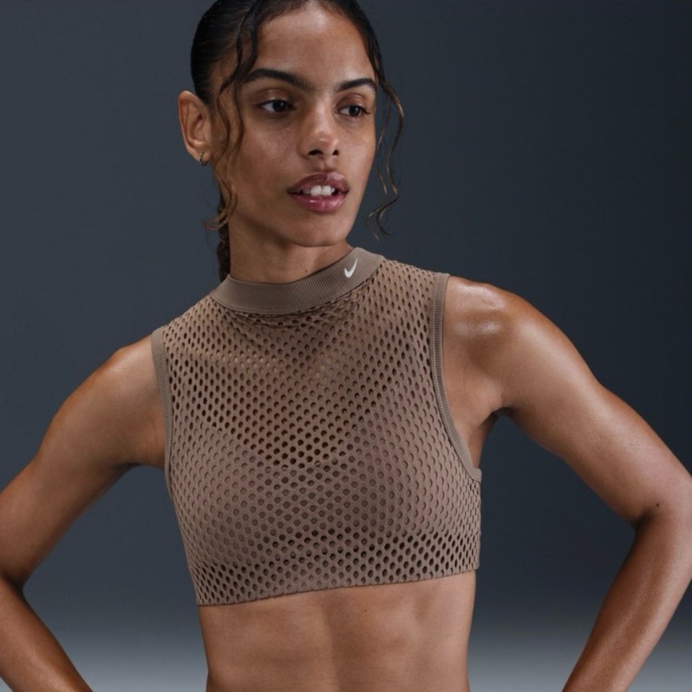Women's Sleeveless Mesh Crop Top - Brown